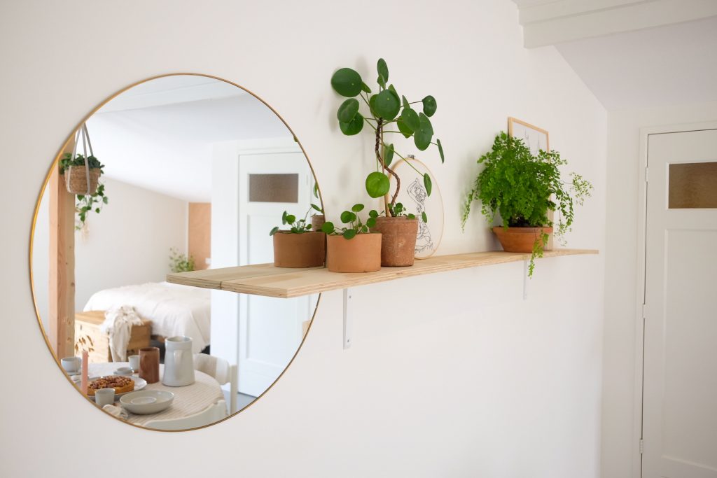 studio stable airbnb oudewater mirror